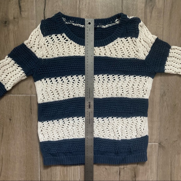 GAP Open Knit Sweater in Navy & Beige - Picture 7 of 7
